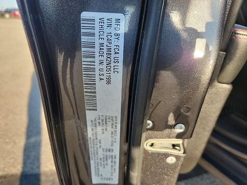 Used 2022 Jeep Cherokee Trailhawk w/ Comfort/Convenience Group AWD/4WD image 51