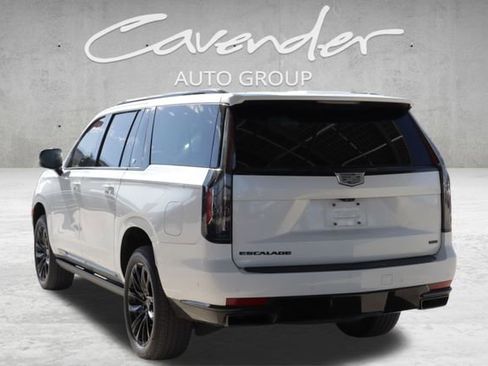 Used 2022 Cadillac Escalade ESV Sport Platinum w/ LPO, ONYX Package image 5