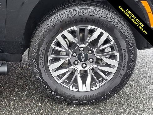 Used 2025 Chevrolet Tahoe Z71 AWD/4WD image 9