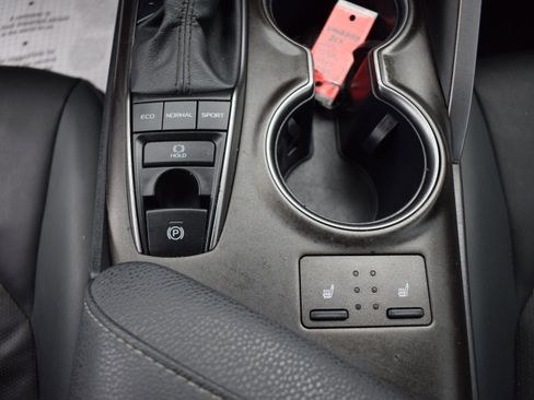 Used 2024 Toyota Camry XSE FWD image 15