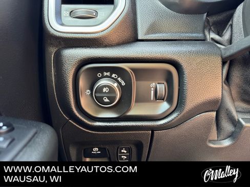 Used 2020 RAM 1500 Big Horn AWD/4WD image 18