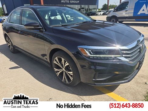 Used 2022 Volkswagen Passat 2.0T SE image 1