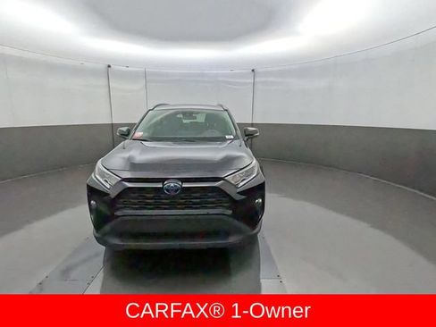 Used 2021 Toyota RAV4 XLE w/ Convenience Package AWD/4WD image 2