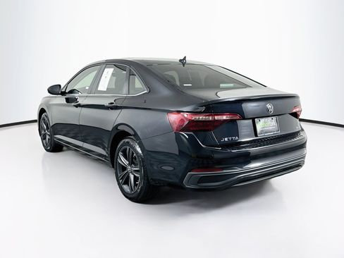 Used 2024 Volkswagen Jetta SE w/ Panoramic Sunroof Package FWD image 5