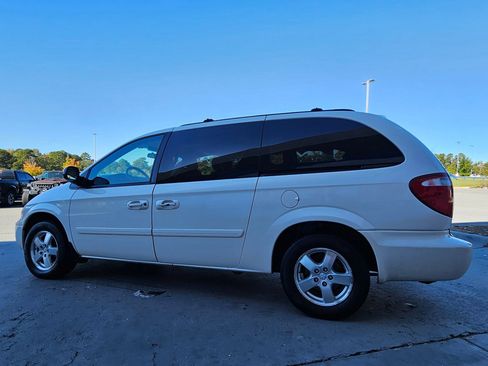 Used 2007 Dodge Grand Caravan SXT image 5