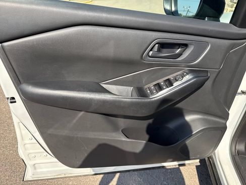 Used 2024 Nissan Rogue S FWD image 10
