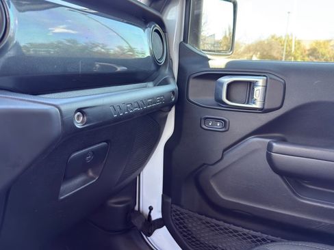 Used 2020 Jeep Wrangler Unlimited Sport image 21