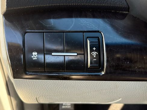 Used 2014 Kia Sorento LX image 18