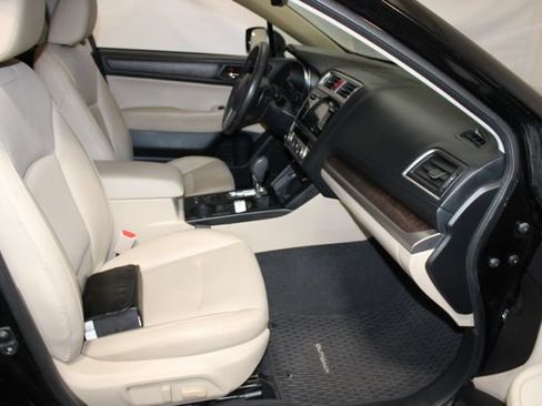 Used 2017 Subaru Outback 2.5i Limited AWD/4WD image 14