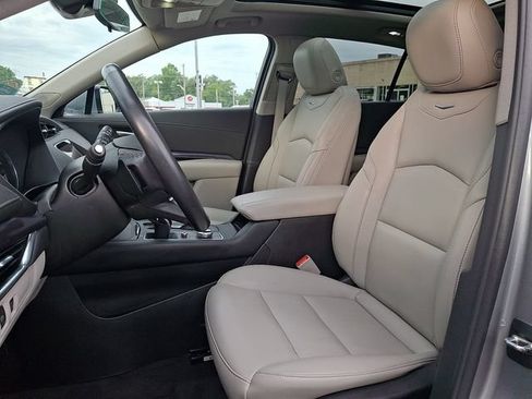 Certified 2023 Cadillac XT4 Luxury w/ Cold Weather Package AWD/4WD image 14