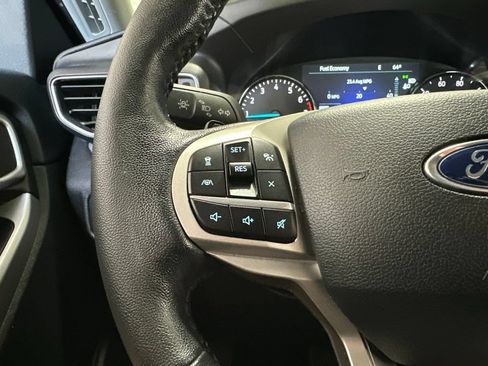 Used 2021 Ford Explorer XLT w/ Equipment Group 202A AWD/4WD image 4