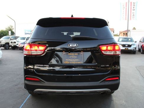 Used 2016 Kia Sorento EX FWD image 4