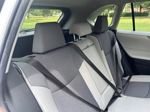 Used 2019 Toyota RAV4 XLE AWD/4WD image 22