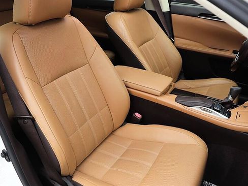Used 2016 Lexus ES 350 w/ Luxury Package w/Wood Trim FWD image 12