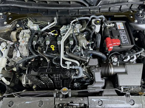 Used 2025 Nissan Altima 2.5 SV image 31