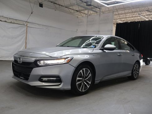 Used 2018 Honda Accord EX image 3