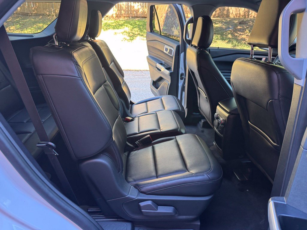 Used 2021 Ford Explorer XLT w/ Equipment Group 202A AWD/4WD image 25