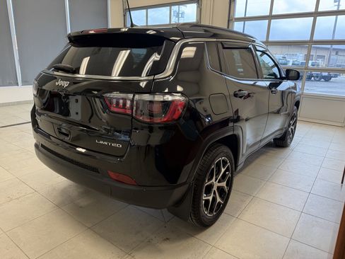 Used 2024 Jeep Compass Limited w/ Sun and Sound Group image 5