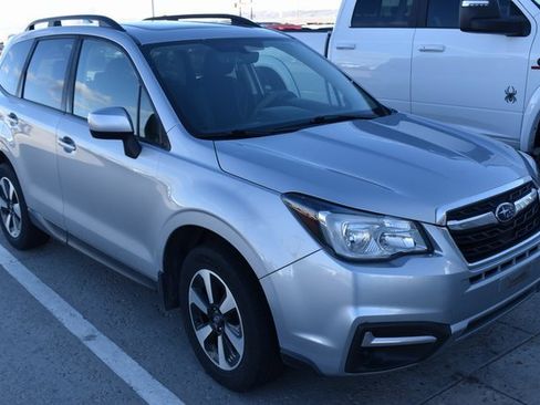 Used 2018 Subaru Forester 2.5i Premium w/ All-Weather Package image 3