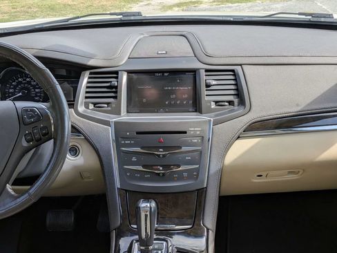 Used 2013 Lincoln MKS FWD image 16
