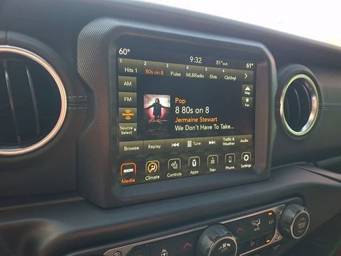 Used 2021 Jeep Wrangler Unlimited Rubicon 4xe w/ Cold Weather Group AWD/4WD image 16