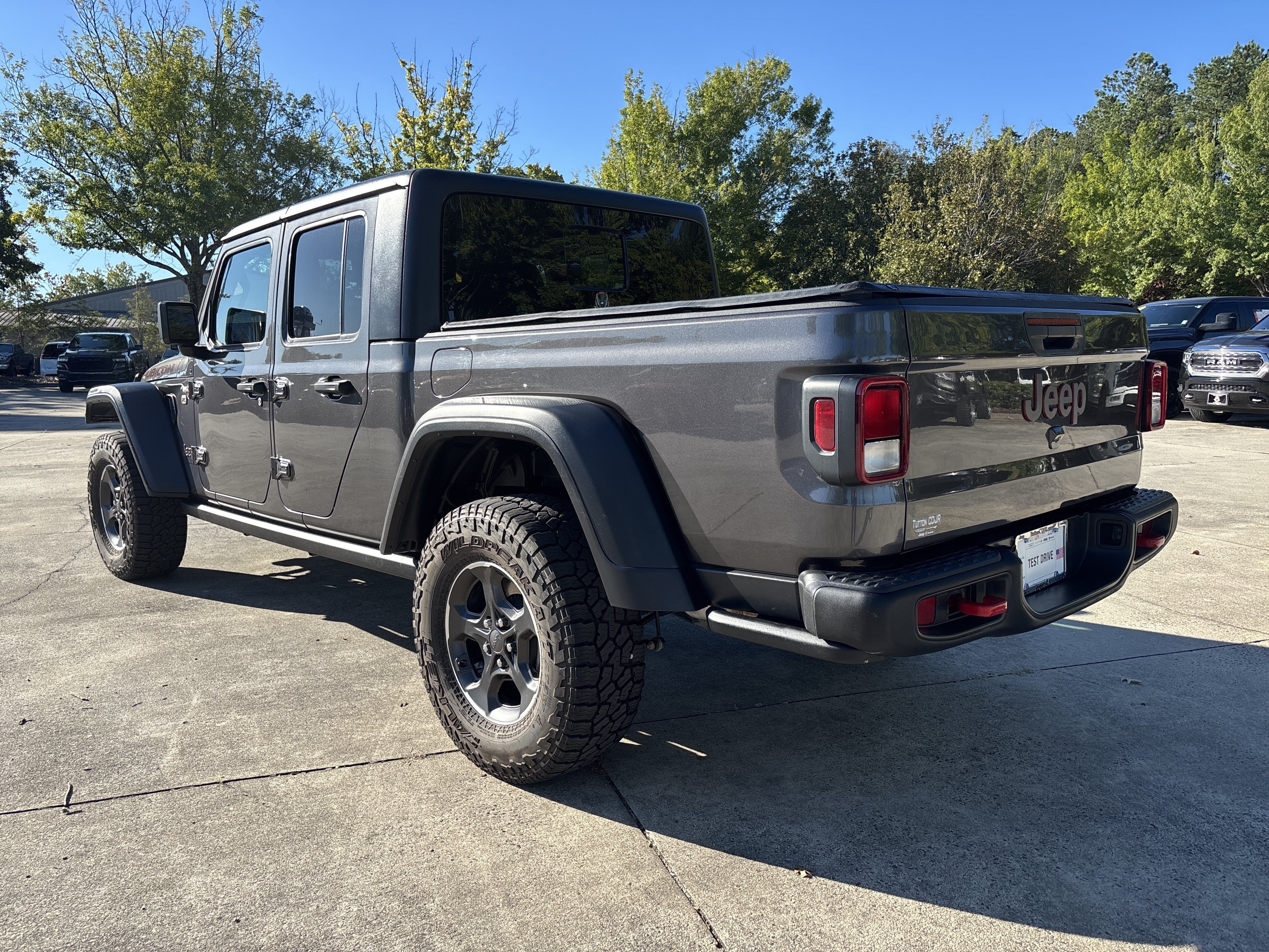 Used 2023 Jeep Gladiator Rubicon w/ Cold Weather Group AWD/4WD image 6
