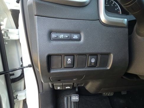 Used 2023 Nissan Murano SV image 14