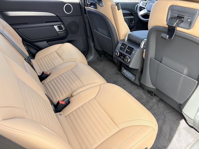 New 2026 Land Rover Discovery Limited Edition AWD/4WD image 13