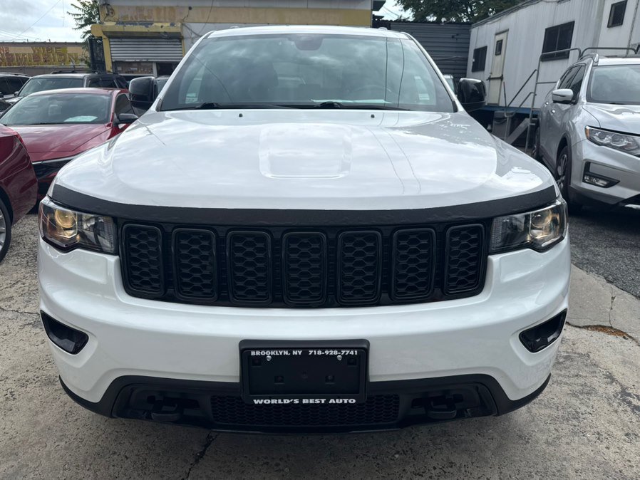 Used 2019 Jeep Grand Cherokee Laredo AWD/4WD image 2
