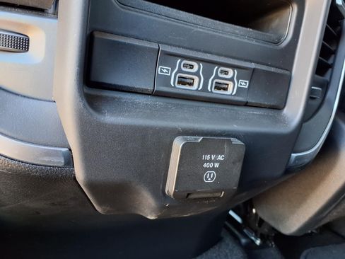 Used 2025 RAM 1500 Big Horn AWD/4WD image 32