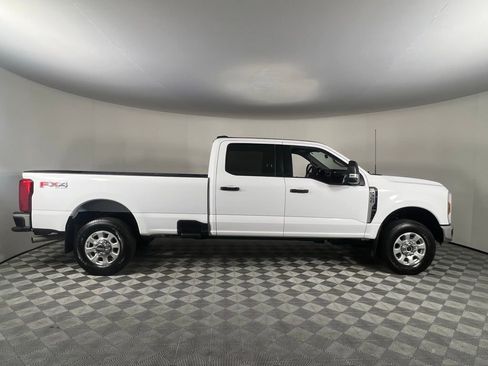 Used 2024 Ford F350 XLT w/ FX4 Off-Road Package image 5