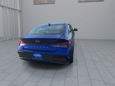 Certified 2025 Hyundai Elantra Sport image 7