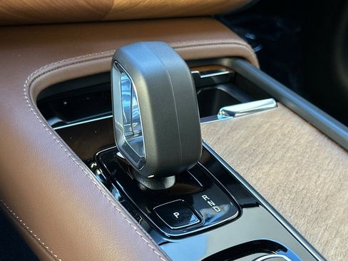 Certified 2025 Volvo XC90 B5 Plus w/ Protection Package Premier image 26