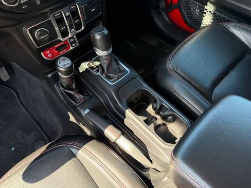 Used 2021 Jeep Gladiator Rubicon w/ Uconnect 4C Nav & Sound Group AWD/4WD image 18