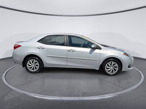 Used 2018 Toyota Corolla LE FWD image 5