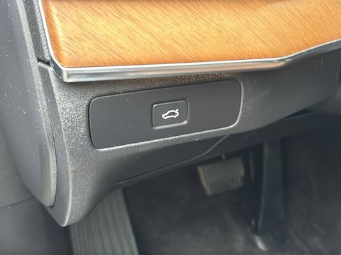 Certified 2023 Volvo XC90 B6 Plus AWD/4WD image 13