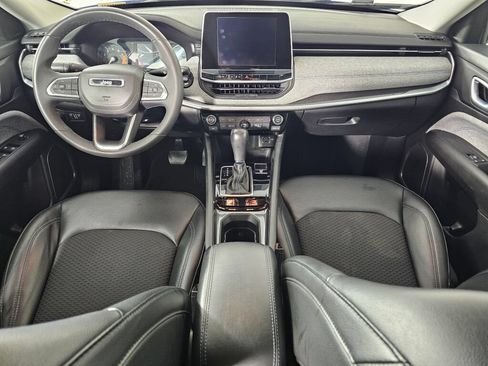 Used 2022 Jeep Compass Latitude FWD image 19