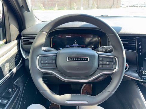 Used 2024 Jeep Wagoneer Series II w/ Flexible Seating Group RWD image 21