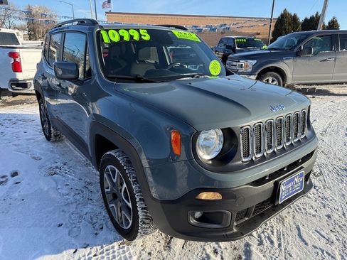 Used 2018 Jeep Renegade Latitude w/ Cold Weather Group image 5