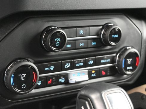 Used 2025 Ford Bronco Badlands AWD/4WD image 38