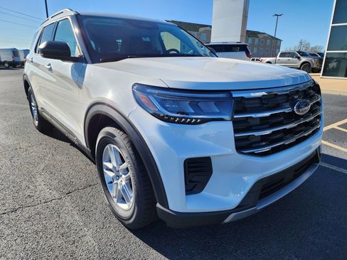 New 2026 Ford Explorer Active image 2