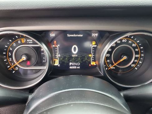 Used 2022 Jeep Gladiator Sport AWD/4WD image 9