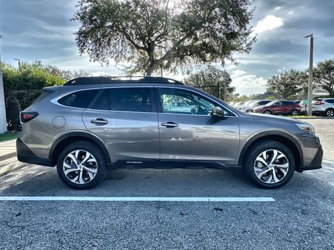 Used 2022 Subaru Outback Limited image 10