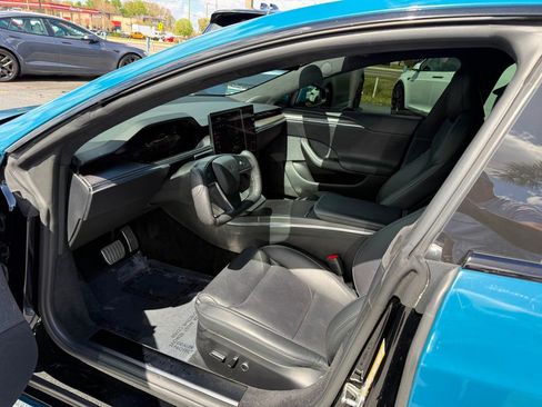 Used 2022 Tesla Model S Plaid image 11