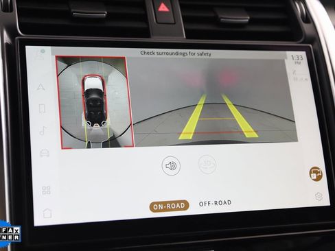 Used 2023 Land Rover Discovery S R-Dynamic image 10