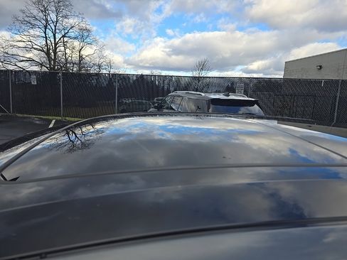 Used 2022 Lincoln Nautilus Reserve w/ Equipment Group 201A image 8