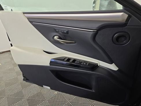 Used 2025 Lexus ES 350 F Sport image 31