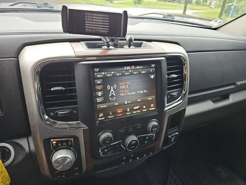 Used 2018 RAM 1500 Laramie AWD/4WD image 19