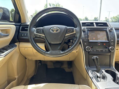 Used 2017 Toyota Camry XLE FWD image 16