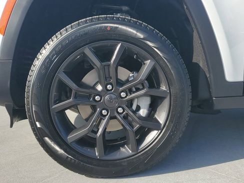 New 2025 Jeep Grand Cherokee Limited image 7